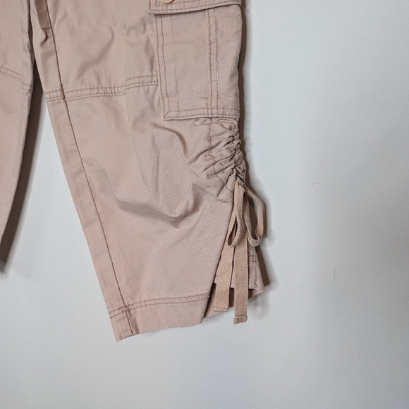 Cabi Frosted Pink Cargo Cropped Pants - Picture 11 of 16